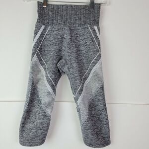 Athleta Gray Impact Seamless Crop‎ Leggings XS Workout Yoga GUC